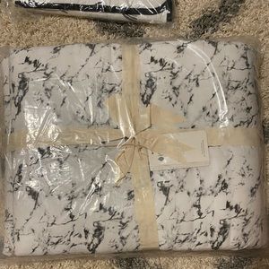 Kyte baby charcoal marble adult blanket